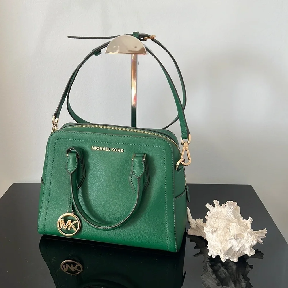 Michael Kors crossbody - Picture 1 of 9